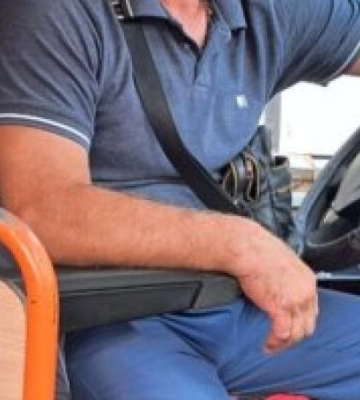 Водій маршрутки у Дніпрі гасив спалахнувший міжміський автобус