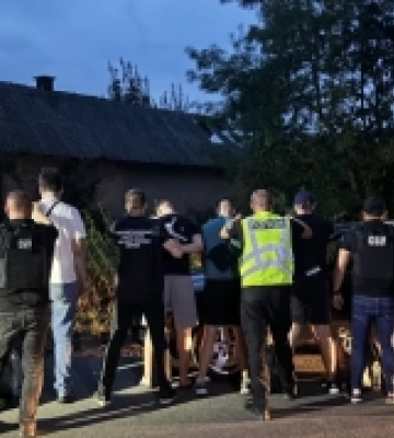 Двоє жителів Мукачева займалися переправлянням чоловіків через кордон
