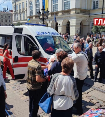 Похорон Фаріон. Людям стало зле посеред вулиці 