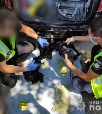 Нацполіція ліквідувала масштабну мережу наркодилерів, яка щомісяця заробляла 10,5 млн грн