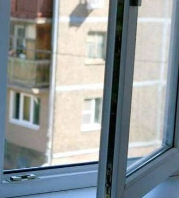 У Луцьку двоє дітей випало з вікна