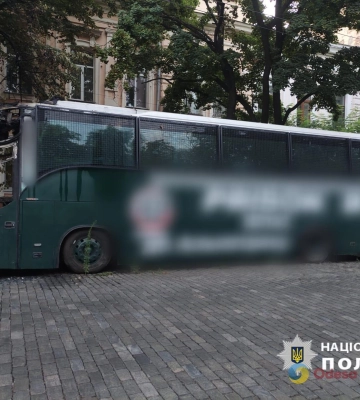 В Одесі чоловік підпалив автобус (ВІДЕО)