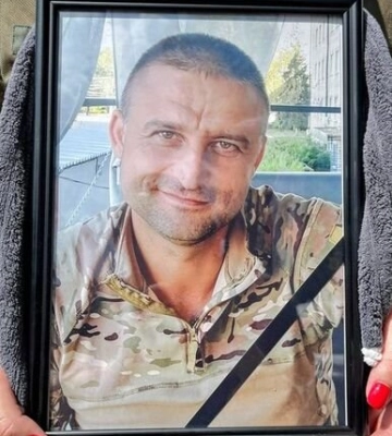 У Миргородській громаді попрощалася із загиблим на війні Віктором Красюком