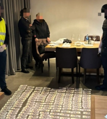 Хабар в понад $21 тис. від фермера: на Київщині судитимуть посадовицю інституту НААН України. Фото