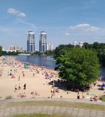 Купатися заборонено: на 15 пляжах Києва якість води не відповідає нормам