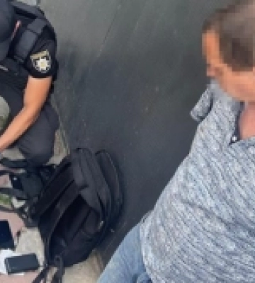 В Ужгороді арештували наркозлочинця, який після виходу під заставу продовжував залишати «закладки» по місту