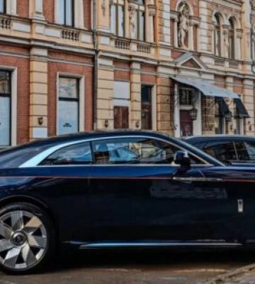 Мощная новинка от Rolls-Royce уже рассекает по Украине: новый Spectre был замечен в Одессе