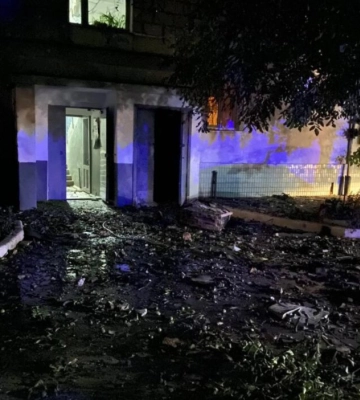 Пожежа, пошкоджені авто та двоє людей у лікарні: начальник Одеської ОВА розповів про наслідки ворожої атаки на Ізмаїл