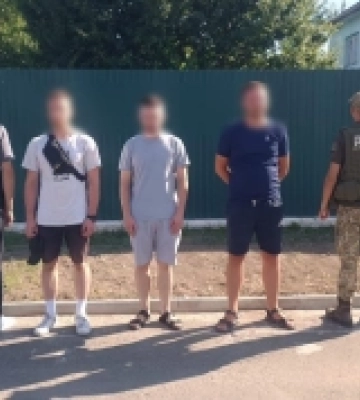 На Закарпатті дев&#039;ять відчайдухів планували перепливати Тису. Одному викликали «швидку»