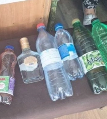 Спіймали вже вдруге: продавчиня розливала сурогат на луцькому ринку