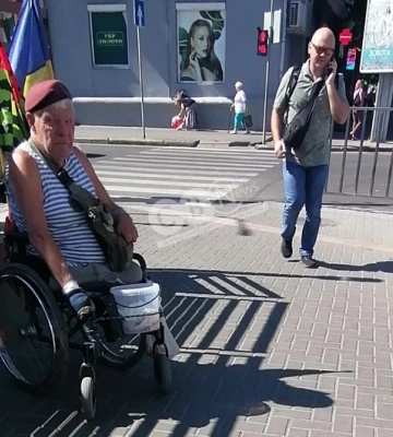 Херсонський волонтер Григорій Янченко у Кропивницького збирає кошти для ЗСУ