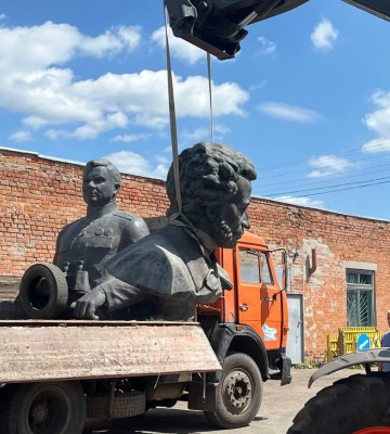 У Полтаві памʼятники Пушкіну та Ватутіну передали до заповідника