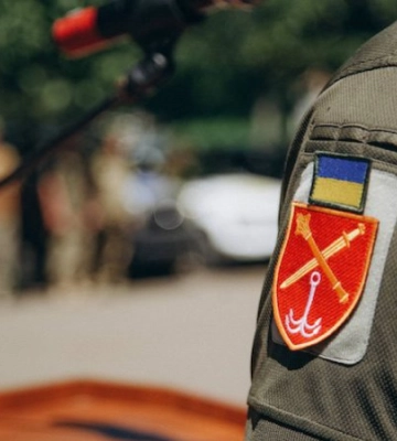 В Одесі водій прокатав працівника ТЦК на капоті автівки