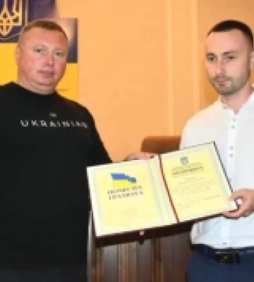 Лікаря-хірурга з Володимирського ТМО відзначили грамотою Волинської ОДА