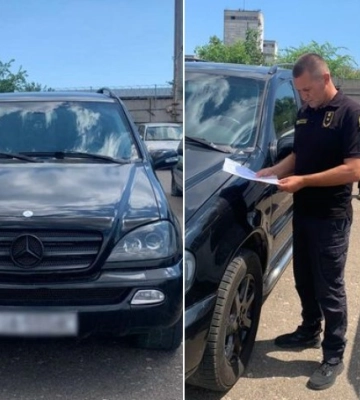 В Одесі водій автомобіля прокатав на капоті співробітника ТЦК