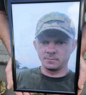 Полтавці сьогодні простилися з двома військовими, які загинули на Донеччині