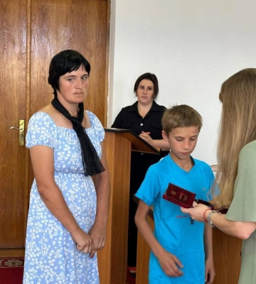 Посмертні нагороди вручили родинам захисників на Рівненщині