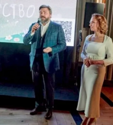 Попадья Львова-Белова, которую разыскивает Гаага,  бросила мужа и всех детей и сбежала с олигархом