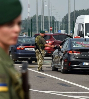 Туристичний бум спричинив  збільшення потоку людей та автомобілів на кордоні з Польщею