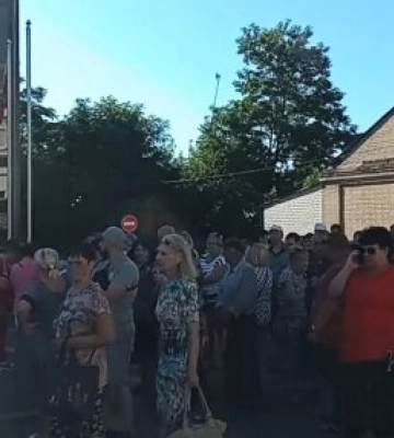 Збирайте речі вже і виїжджайте: кого видворять з Мелітополя в першу чергу, українців попередили