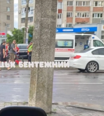 На Соборності у Луцьку «форд» збив чоловіка на пішохідному переході 