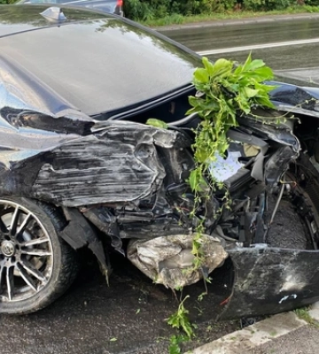 У Луцьку на Набережній «беха» виїхала на зустрічну та розтрощила ГАЗ 