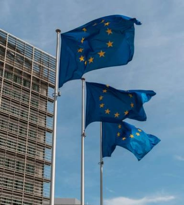 ЕС не поддержит Венгрию и Словакию по транзиту нефти &quot;Лукойла&quot; через Украину
