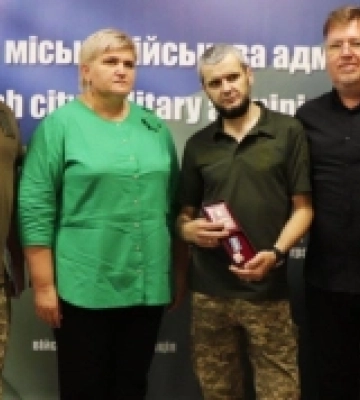Молодшому сержанту з Рівненщини вручили президентську відзнаку