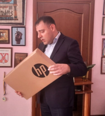 Азербайджан передав партію гуманітарної допомоги ліцею в Ірпені