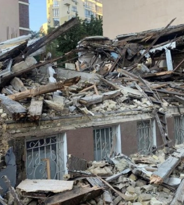 Нищимо Київ без російських ракет. Чому столичні забудовники спокійно руйнують історичні будівлі