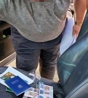 На Одещині викрили посадовця ДМС, який хотів збагатитися на ухилянтах та складав для себе листи-бажання