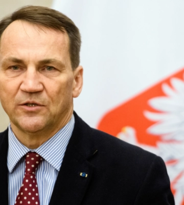 У ЄС тривають дискусії щодо повернення в Україну чоловіків призовного віку, - Сікорський