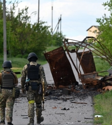 Окупанти вдарили по селу Подоли на Харківщині, загинув чоловік. ФОТОрепортаж