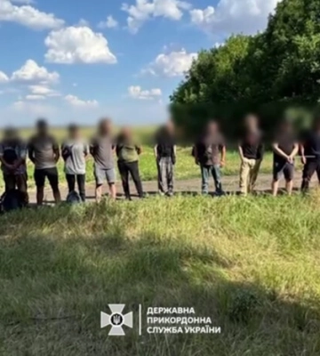 Поблизу кордону на Одещині затримали 11 чоловіків, - ФОТО