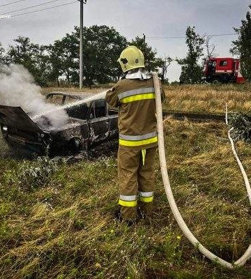 Пожежі на Миколаївщині: горіли будинки, автомобілі та суха трава