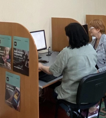 На Рівненщині в бібліотеці створили хаб, де безоплатно навчають цифровій грамотності