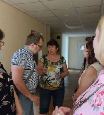 Цькування та зниження зарплат: у київському інклюзивному центрі розгорівся скандал