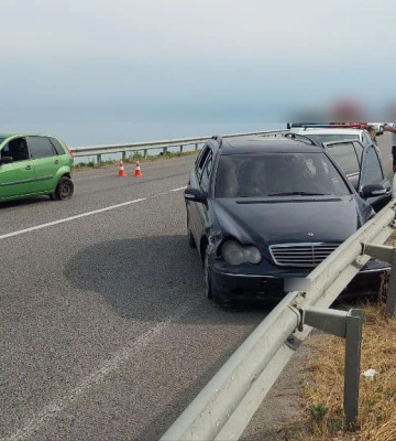 На дамбі Черкас утворився затор через ДТП