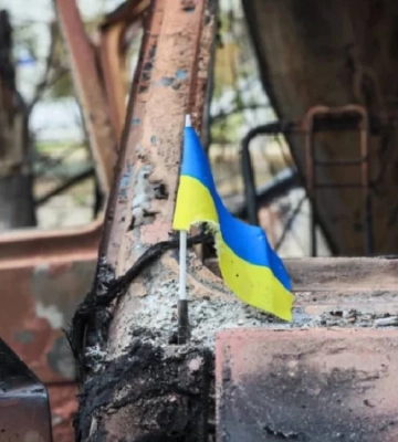 Окупанти скинули вибухівку з дрона на людей у Херсоні: постраждали пʼять осіб