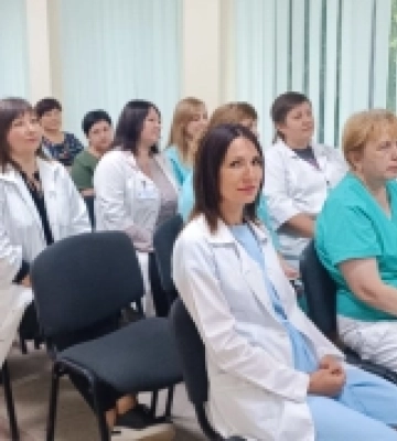 Працівникам Рівненської обласної інфекційної лікарні вручили нагороди з нагоди професійного свята