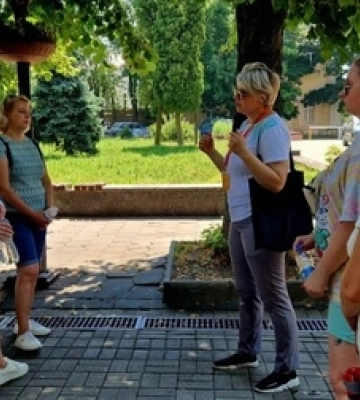У Луцьку жінок кличуть на «терапевтичну прогулянку» Старим містом