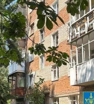 Наслідки удару військ РФ по Глухову: 14-річний хлопчик помер у лікарні, 12 поранених. ФОТОрепортаж