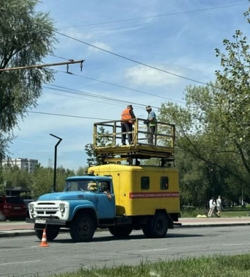 На перехресті Стрийська – Наукова вантажівка обірвала контактну мережу