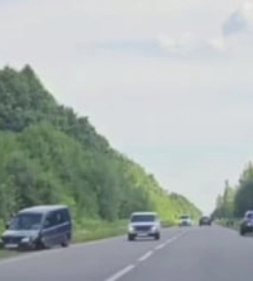 Автівки вилетіли в кювет: у Луцькому районі – серйозна ДТП