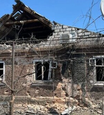 Окупанти атакували Дніпровський і Нікопольський райони: Пошкоджено будинки та ЛЕП. ФОТОрепортаж