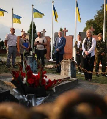Міністерка оборони Чехії завітала в Україну