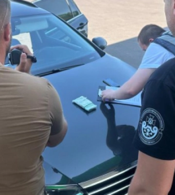 Організував фіктивному «музиканту» незаконне переправлення через кордон – у Львові правоохоронці повідомили зловмиснику про&amp;hellip;