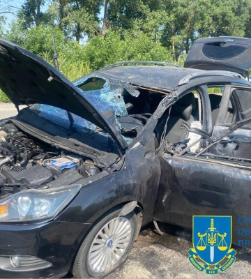 На Сумщині окупанти атакували безпілотником автомобіль цивільних - поранено жінку