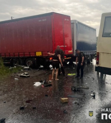 На Львівщині у жахливій аварії загинуло четверо людей (ВІДЕО)