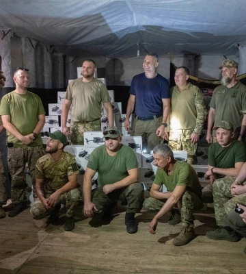 Кличко відвіз дрони та РЕБи захисникам на Донбасі та Харківському напрямку